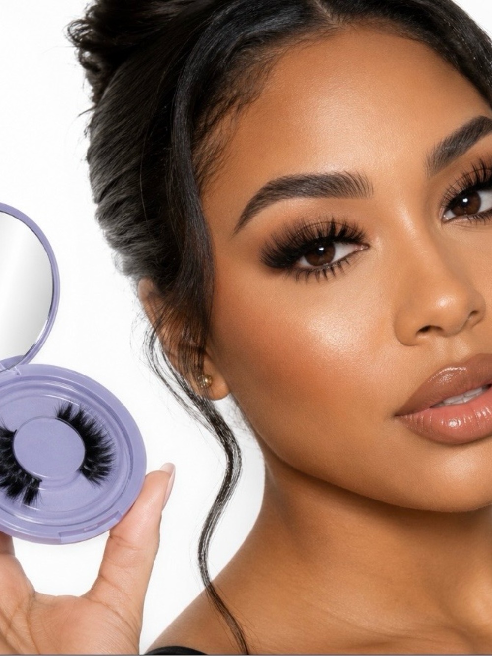 Lavender Eyelash Collection Compact - Picture 4 of 4